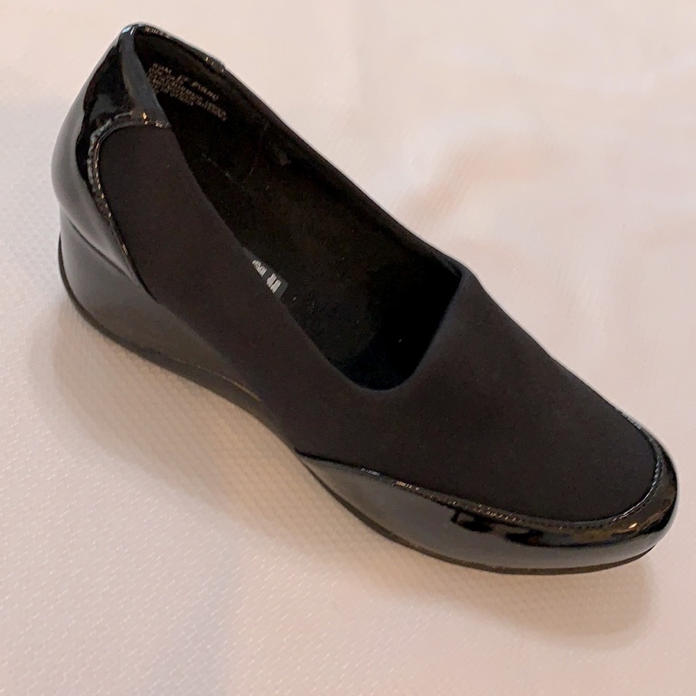 East 5th Evard Round Toe Slip On women’s 9.5M